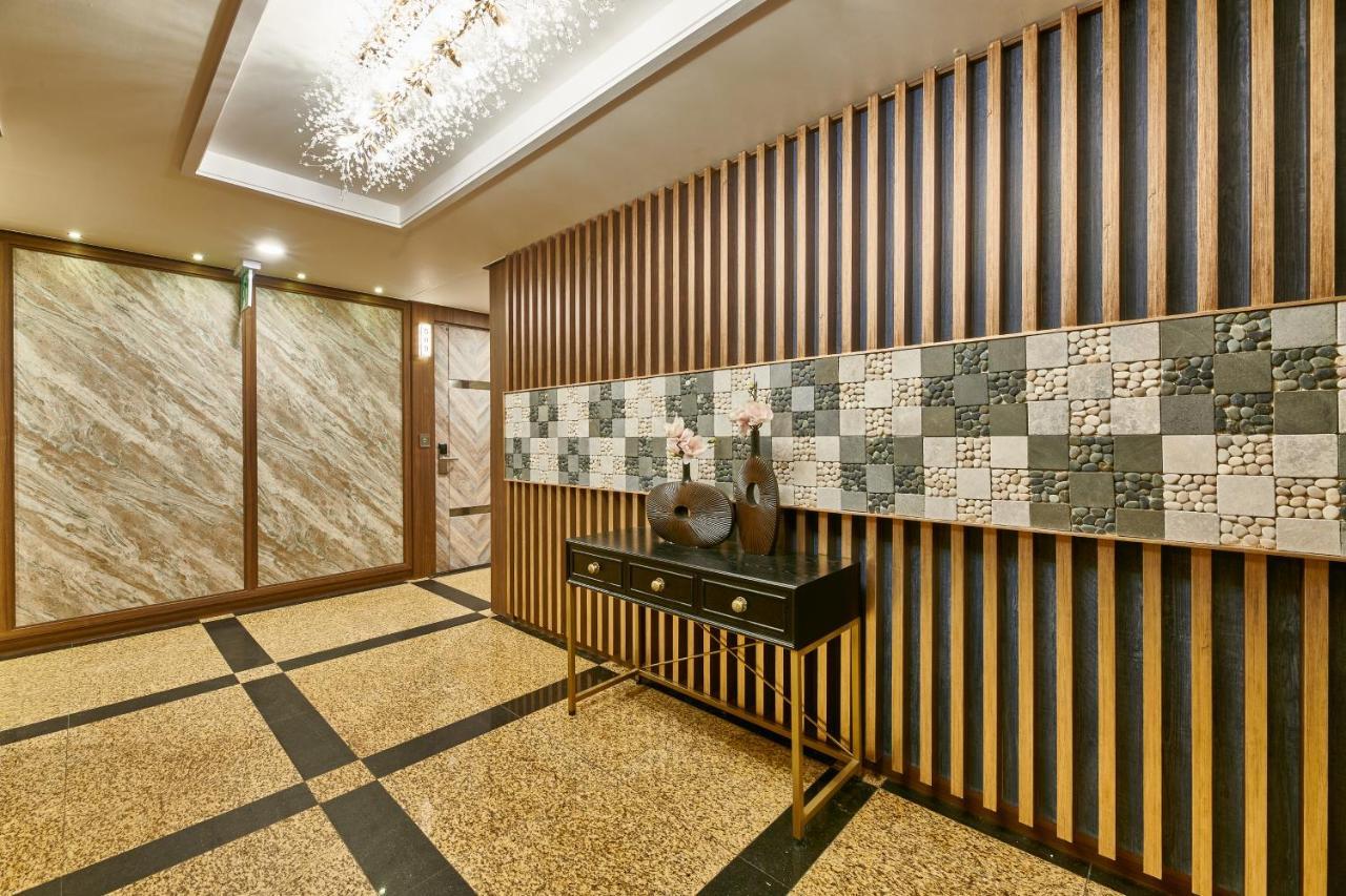 Aura Hotel Ansan Bagian luar foto