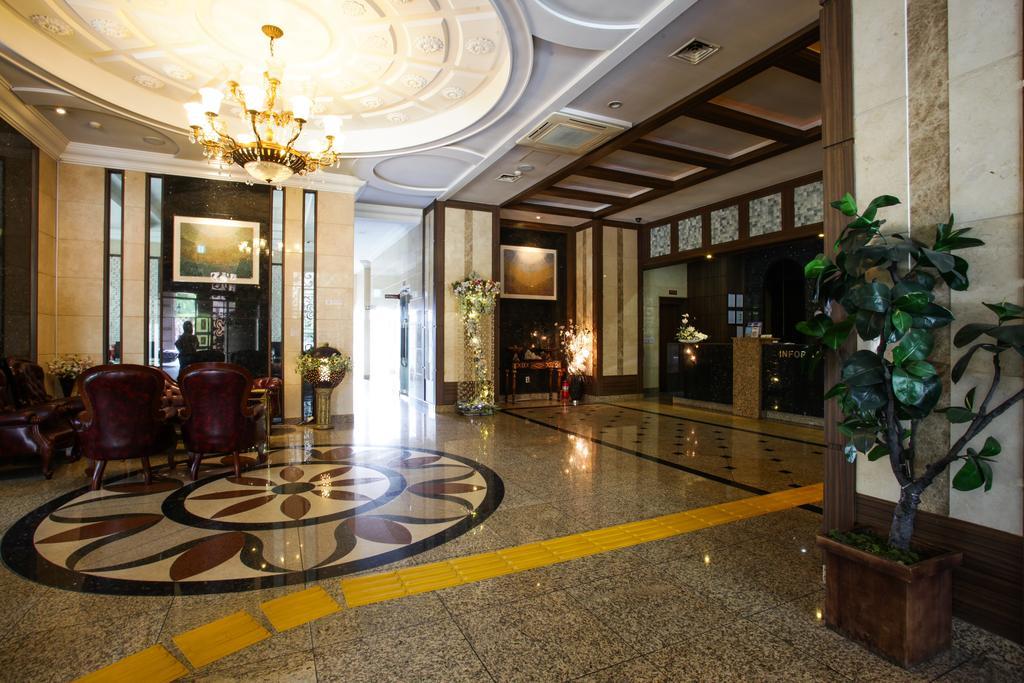 Aura Hotel Ansan Bagian luar foto