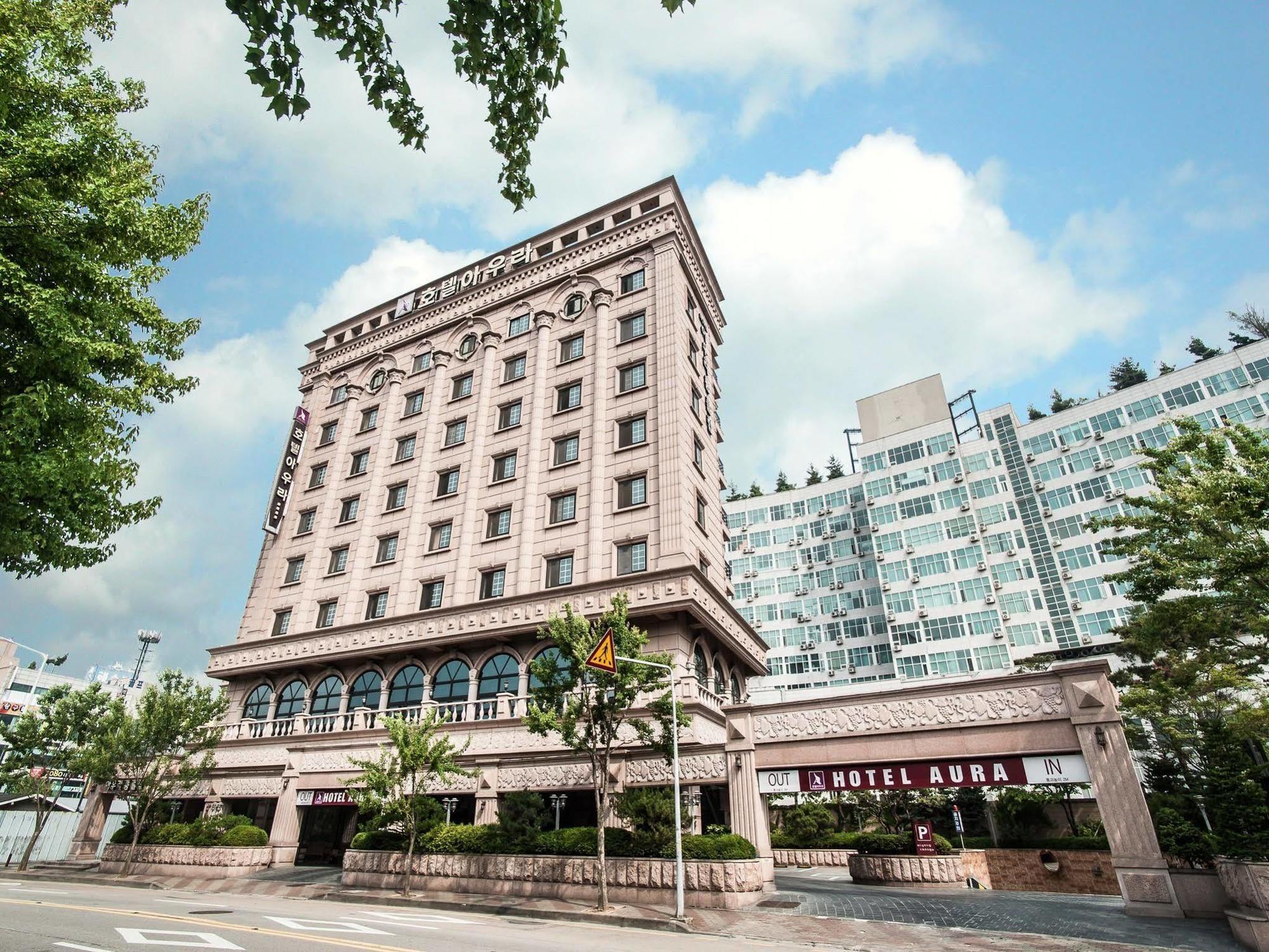 Aura Hotel Ansan Bagian luar foto