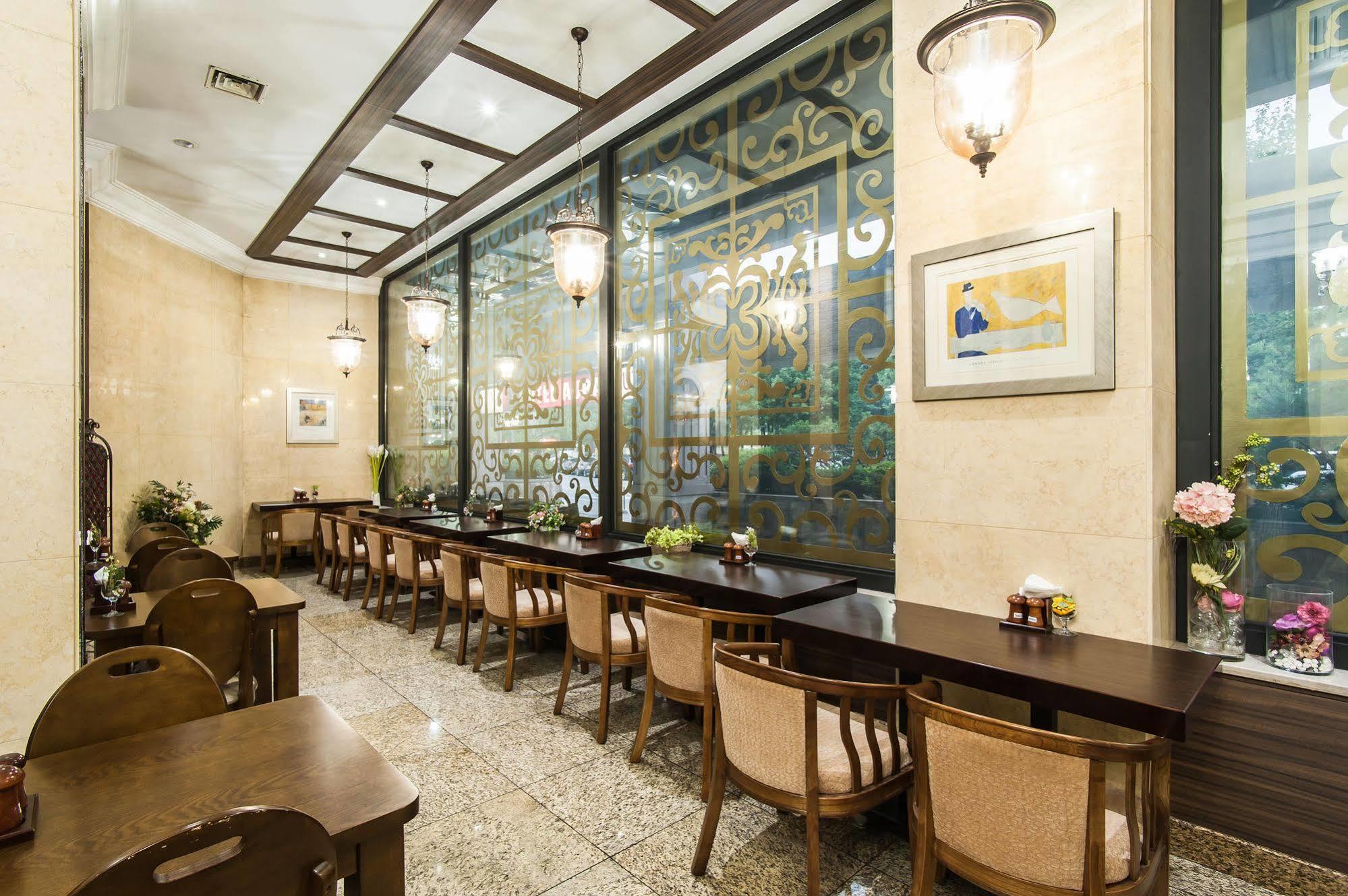 Aura Hotel Ansan Bagian luar foto