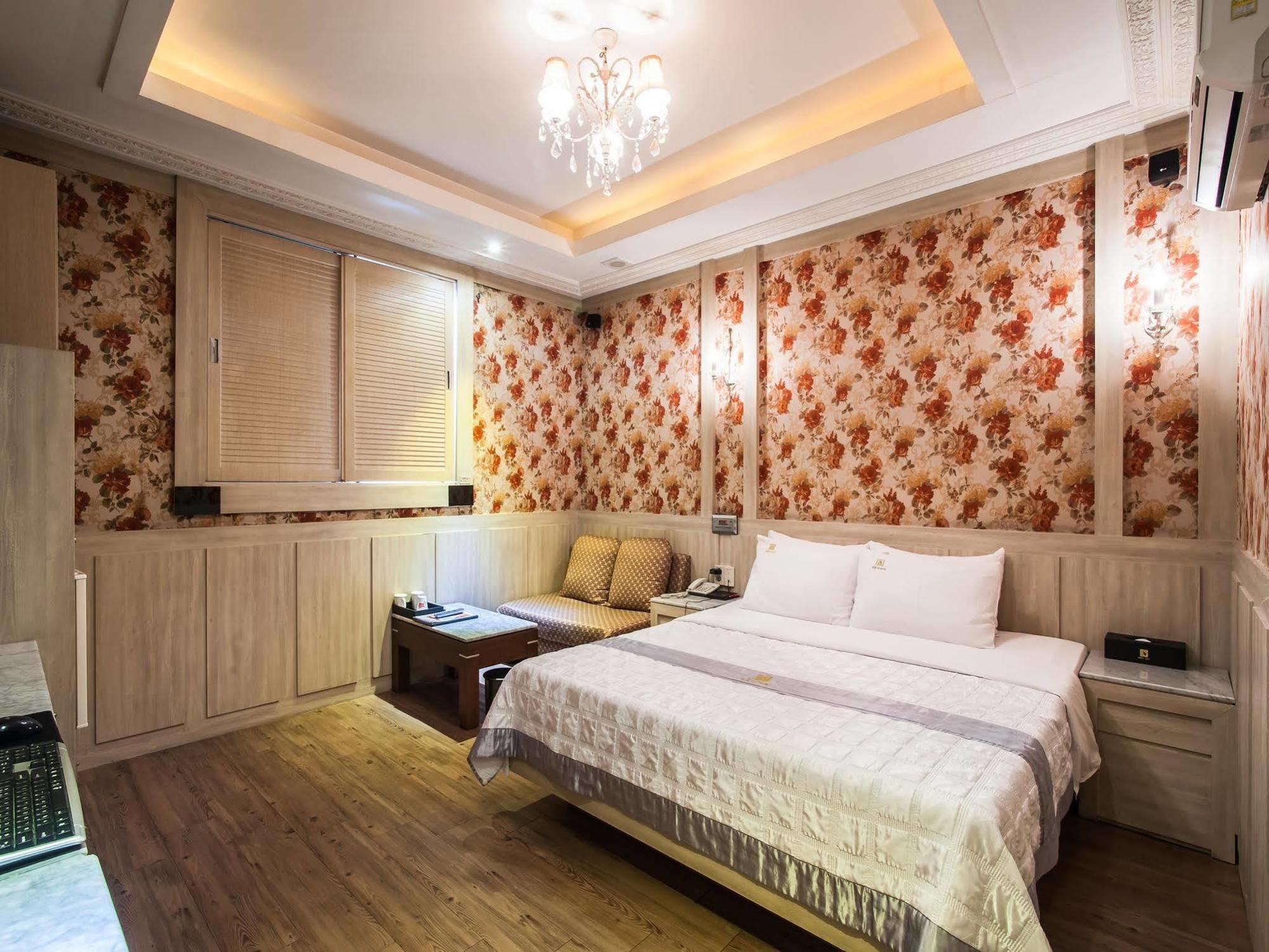 Aura Hotel Ansan Bagian luar foto